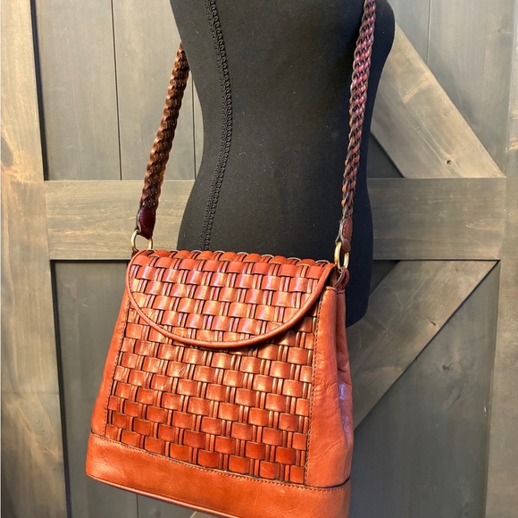 Handbags - Vintage Woven Leather Shoulder Bag